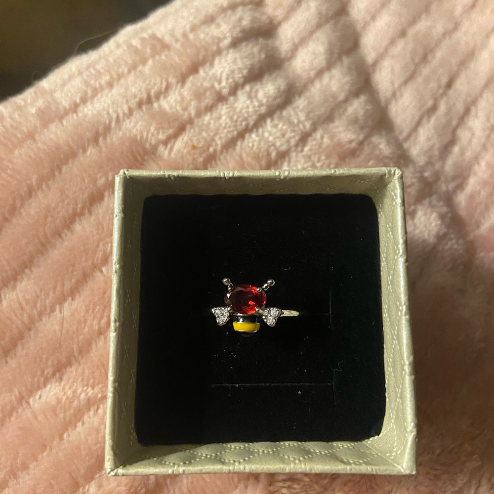 Elegant Red and Yellow Gemstone Ring